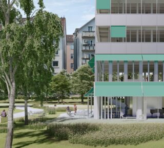 Ein modernes Gebäude mit grünen Markisen blickt auf einen Park mit Bäumen, Gras, Spazierwegen und Menschen, die dort sitzen oder flanieren.