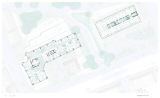 Architektonischer Lageplan mit zwei Gebäuden, die von Bäumen, Wegen und Straßen umgeben sind, mit detaillierten Grundrissen für jedes Gebäude.